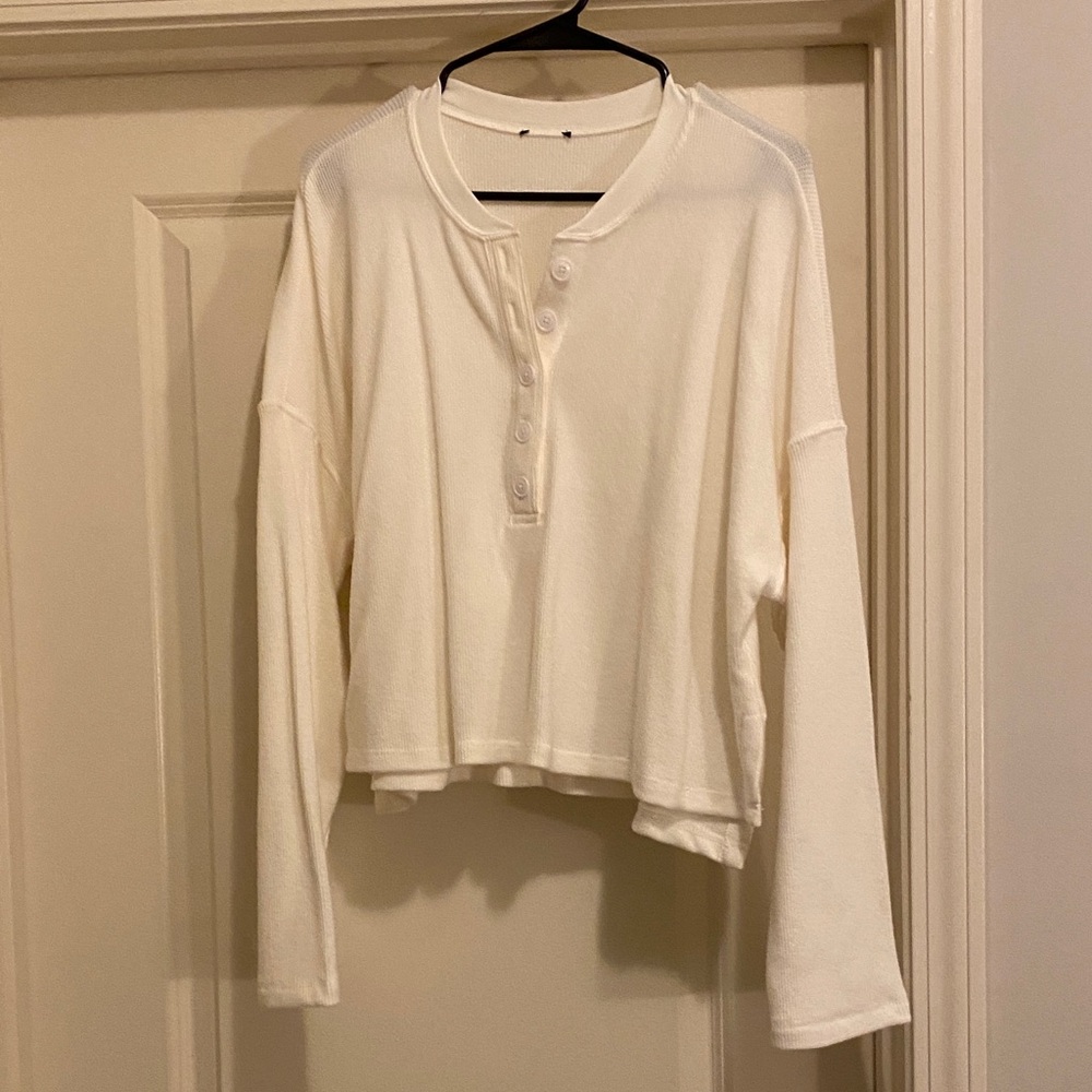 Express Waffle Long Sleeve Cropped Henley Tee